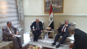السفير الفلسطيني في العراق مع وزير المالية هوشير زيباري