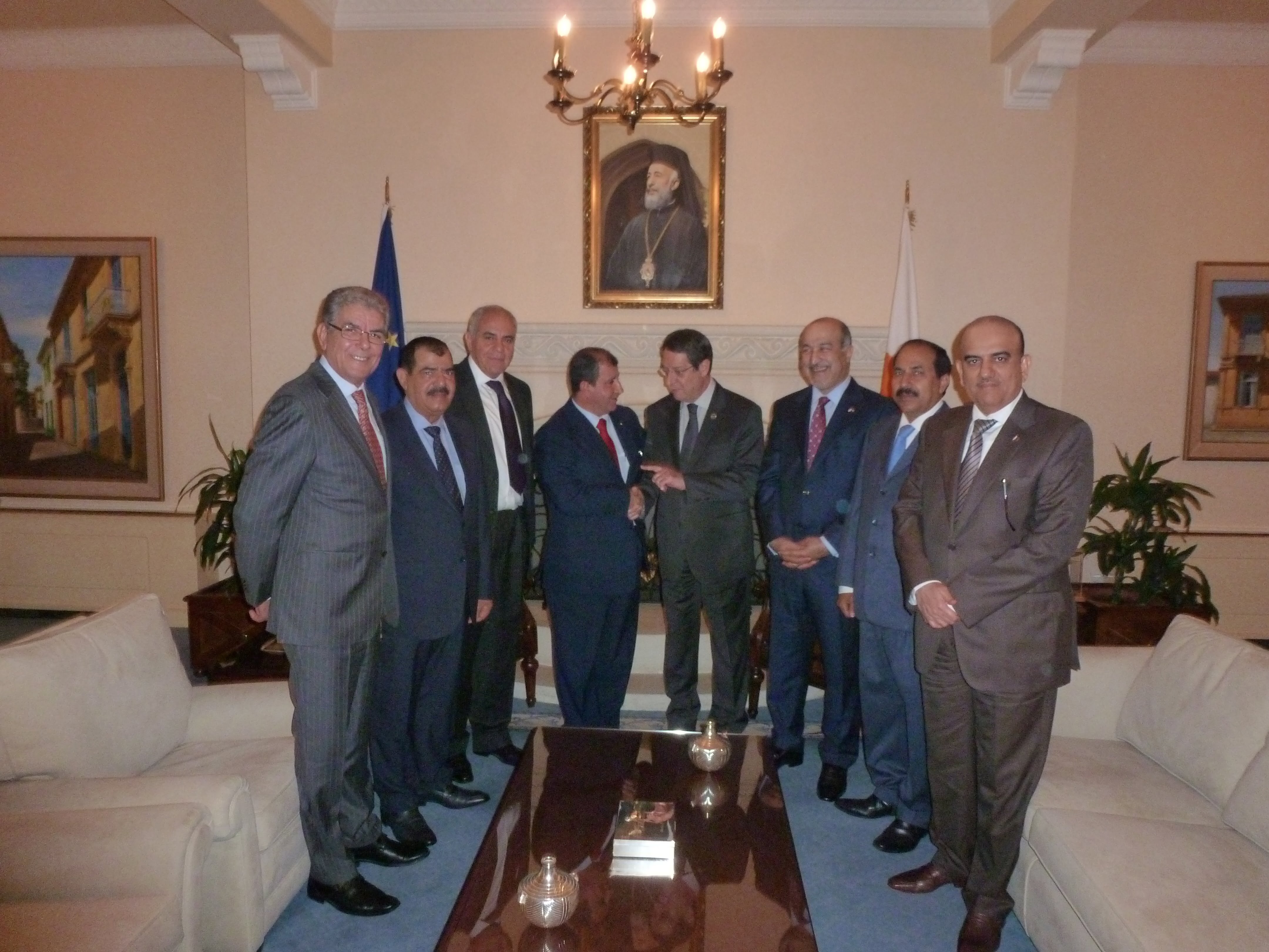 قبرص: الرئيس القبرصي يلتقي مجلس السفراء العرب