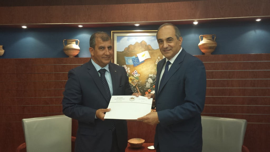 قبرص : السفير حسن يسلم رئيس البرلمان الدعوة لزيارة دولة فلسطين ويستقبل عدد من السفراء