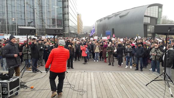 فنلندا: مئات المتظاهرين في وسط هلسنكي إحتجاجاً على الترحيل القسري للاجئين المرفوضين