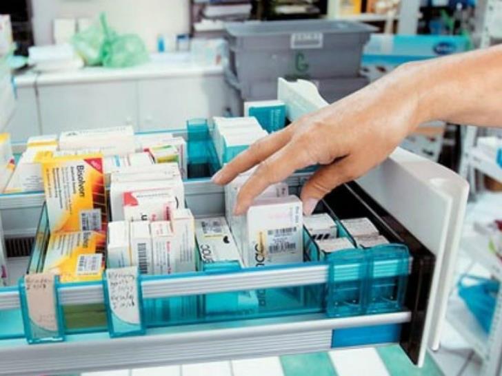 تغريم الصيادلة لتوزيع الأدوية بدون وصفة طبية