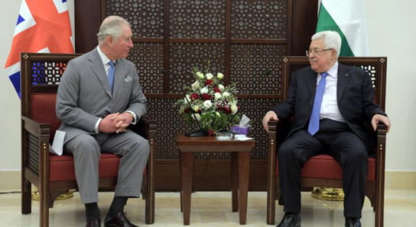 رئيس دولة فلسطين محمود عباس يستقبل ولي عهد المملكة المتحدة الأمير تشارلز (بالفيديو)