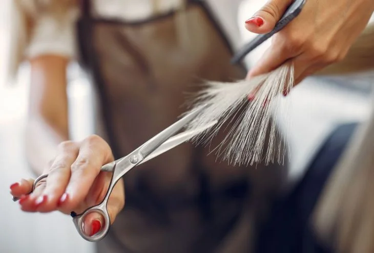 أدخلت وزارة الصحة في قبرص قواعد جديدة لعمل مصففي الشعر وصالونات التجميل