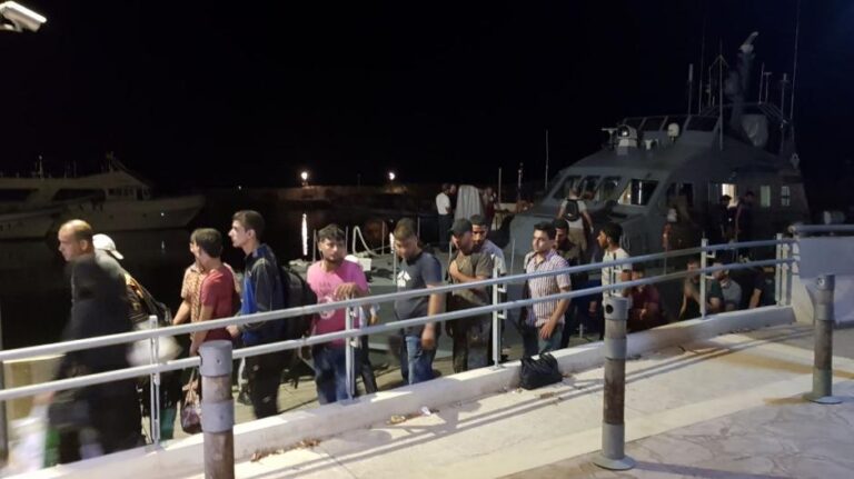قبرص: تمت إعادة مائة وتسعة وستين مهاجر غير شرعي إلى أوطانهم