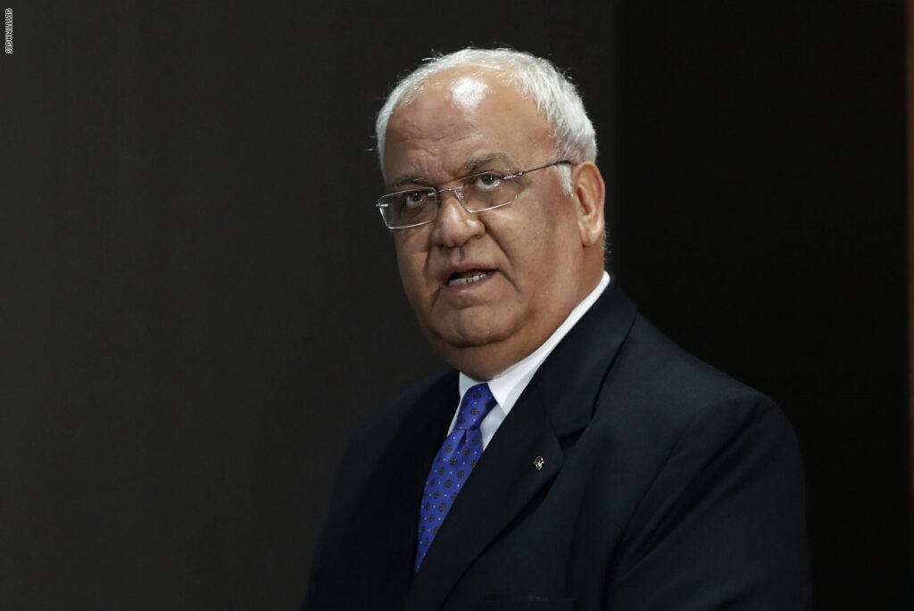 عريقات لـCNN: اتفاق الإمارات والبحرين مع إسرائيل “سلام مقابل حماية”.. وموقف السعودية واضح