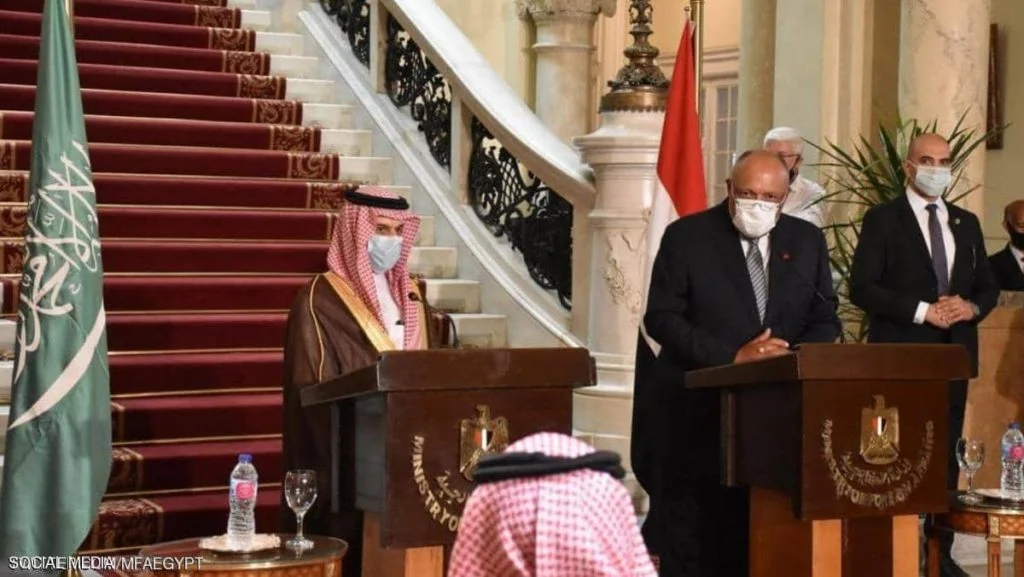 السعودية ومصر تؤكدان “رفض التدخلات في شؤون الدول العربية”