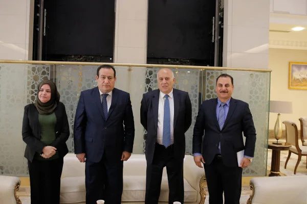 الرجوب: القرار بعودة العلاقات مع الاحتلال كان بهدف استعادة أموال الضرائب (بالصور)