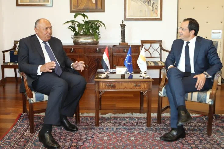 وزيرا خارجية مصر وقبرص يؤكدان على العلاقات الثنائية القوية وأهمية التنسيق في القضايا الإقليمية