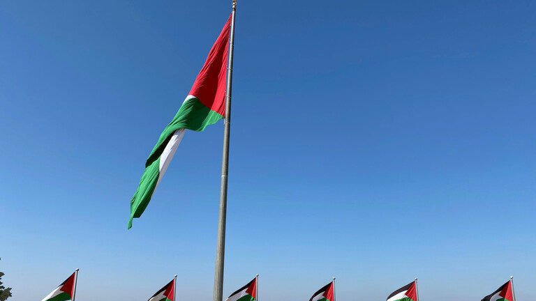 الأحزاب والفصائل الفلسطينية توقع على ميثاق شرف يضمن العملية الانتخابية