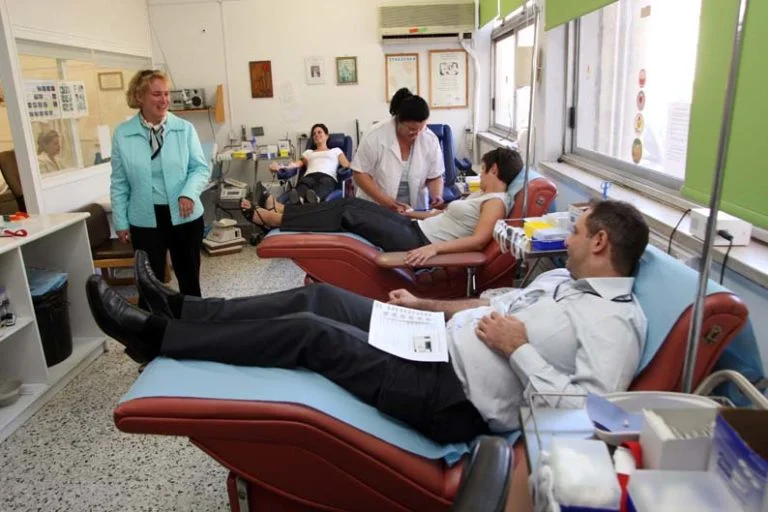 بنك الدم يصدر نداء للتبرعات ، الإمدادات منخفضة بشكل خطير