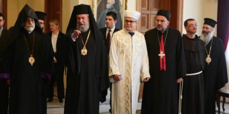 الزعماء الدينيون في قبرص يودعون المفتي المنتهية ولايته