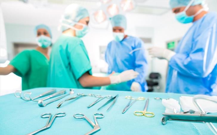 قرار بتأجيل جميع العمليات الجراحية المقررة في المستشفيات الخاصة والعامة