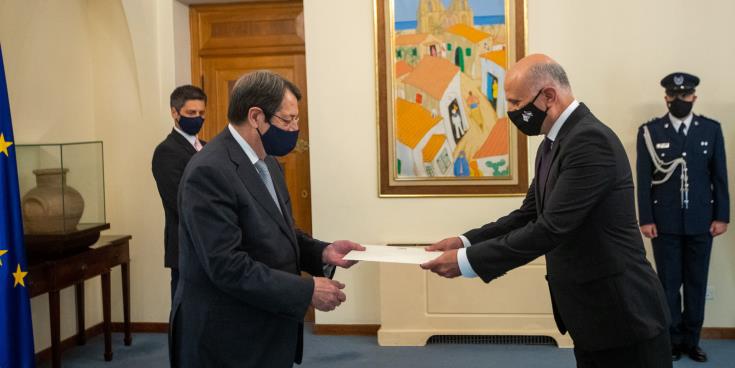 رئيس الجمهورية يتسلم أوراق اعتماد سفير فلسطين لدى قبرص