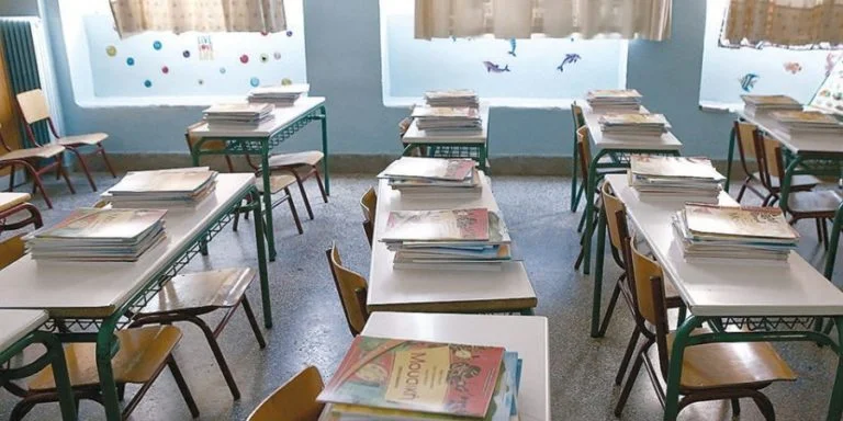 إنهم يجرون آلية لتنقية الهواء في المدارس