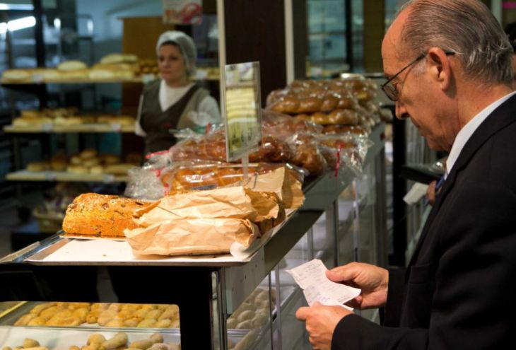 ارتفعت أسعار الخبز والخضروات في قبرص خلال الشهر الماضي. تبلغ قيمة الخيار بالفعل ما يقرب من 5 يورو للكيلوغرام