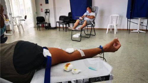 دعوة للتبرع بالدم قبل العطلة الصيفية