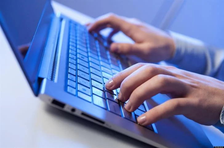 يجب تقديم طلبات الحصول على المزايا إلكترونيًا اعتبارًا من سبتمبر