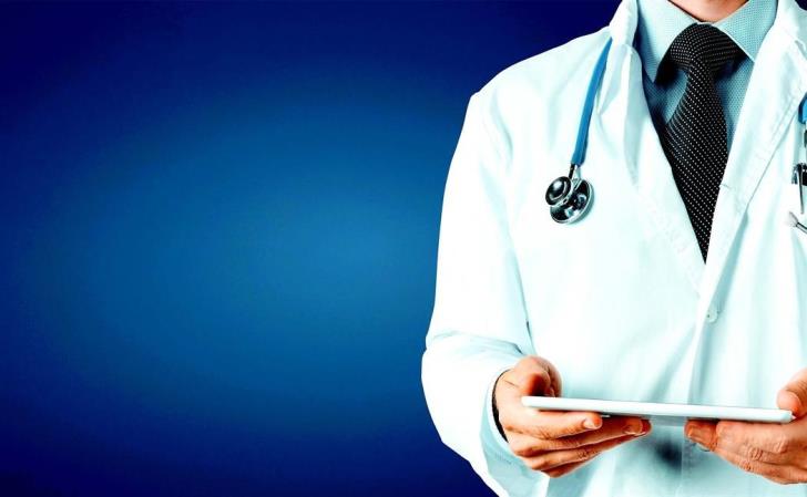 تخضع مؤهلات الأطباء الحاصلين على شهادات طبية من جامعات دول أخرى للتدقيق