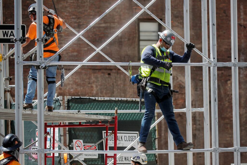 النقابة تنتقد الحد الأدنى للأجور ، وتشير إلى ثغرات الاستغلال