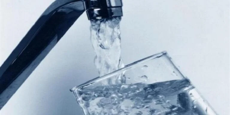 إمدادات المياه: زيارات للبلديات فيما يتعلق بالفواتير الرقمية