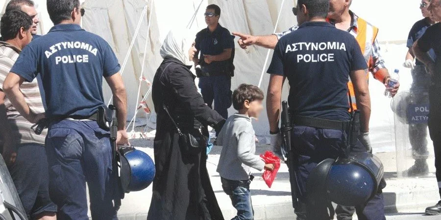 مداهمتان للشرطة لمنزل 28 مهاجرا في ليماسول – القبض على المتجرين