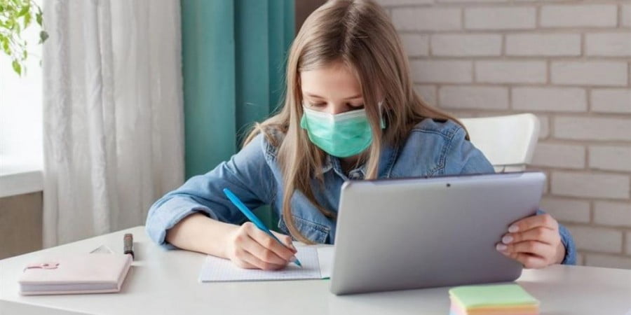 منح للطلاب لشراء أجهزة كمبيوتر محمولة وأجهزة لوحية – من هم المستفيدون؟