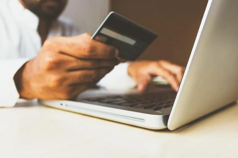 تحذر الشرطة الجمهور من توخي الحذر من عملية احتيال جديدة للدفع عبر الإنترنت