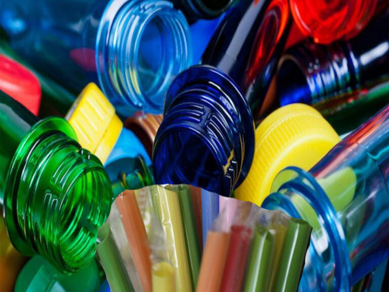 اعتبارًا من 1 يناير ، يجب تمييز المواد البلاستيكية ذات الاستخدام الواحد بشكل لا يمحى