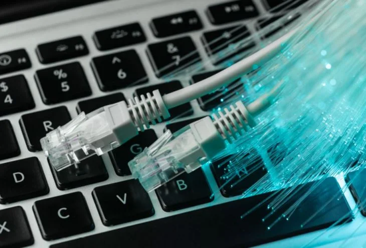 ستحصل 82000 عائلة قبرصية على 120 يورو للاتصال بالإنترنت في المنزل بسرعة أعلى