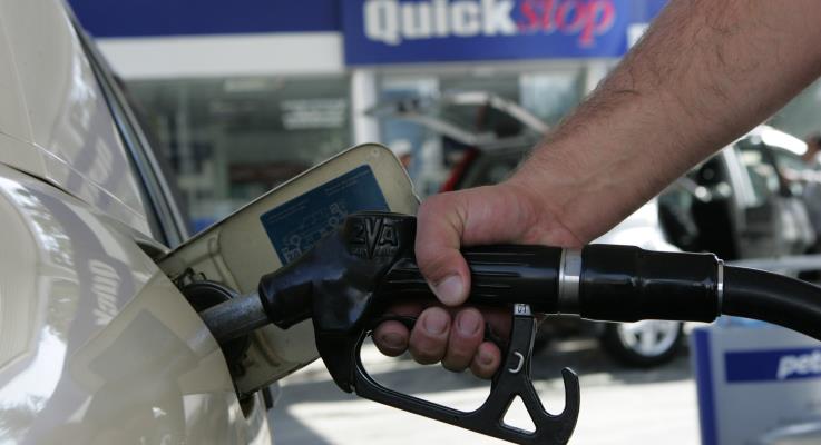 الحكومة تسارع لتصحيح تعثر تكلفة الوقود