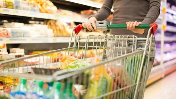 يسجل شهر مارس أيضًا تخفيضات في الأسعار على أساس سنوي … في بعض السلع والخدمات