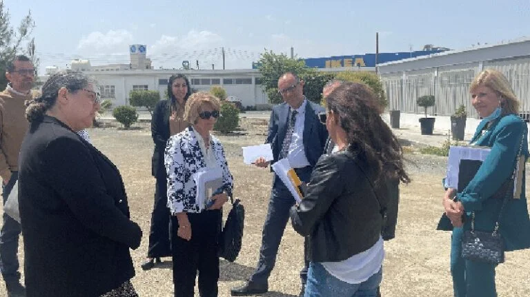 وزيرة الصحة بوبي كناري تزور مستشفى أثالاسا للأمراض النفسية