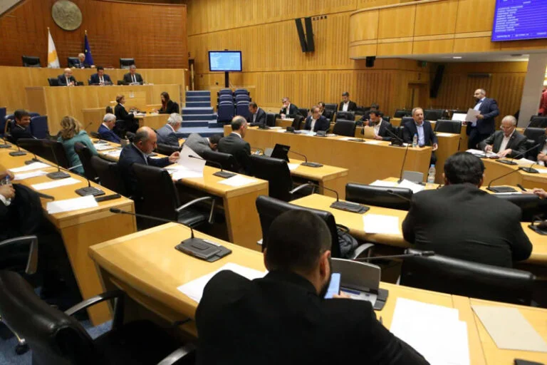 منح موظفي الخدمة المدنية ساعات عمل أكثر مرونة