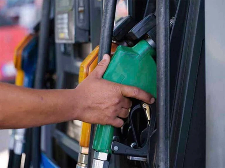 الرئيس يدافع عن ارتفاع أسعار الوقود