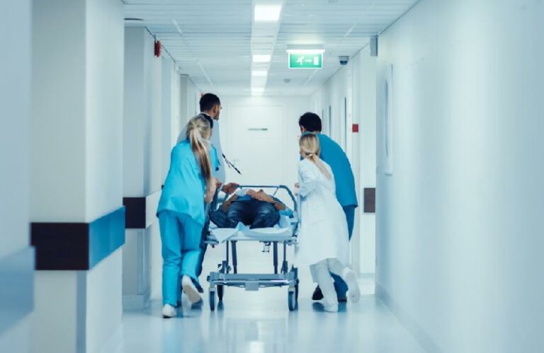 المستشفيات العامة: معرضة لخطر الاستبعاد من الخدمات الصحية الوطنية