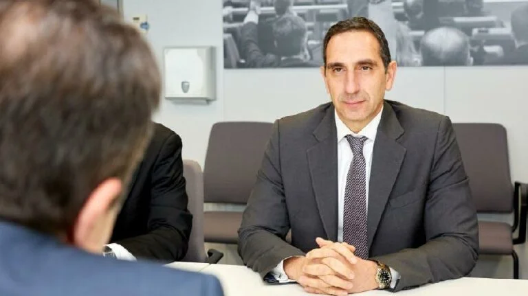 يشرح كونستانتينوس يوانو الركائز الستة لسياسة الإسكان