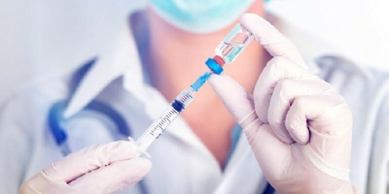 PFS: يمكن للصيدليات تقديم خدمة التطعيم ضد فيروس كورونا