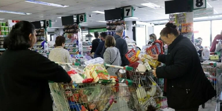 السوبر ماركت والمحلات التجارية: ما هو مفتوح اليوم