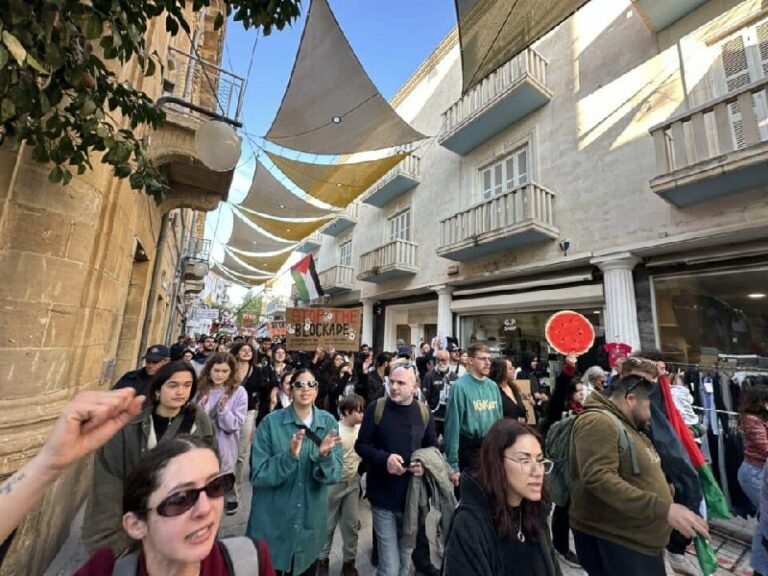 المئات يشاركون في مظاهرة مؤيدة لفلسطين في نيقوسيا