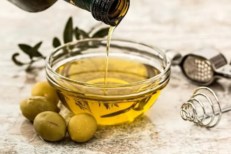 أزمة زيت الزيتون: ما الذي يحدث وأهميته؟
