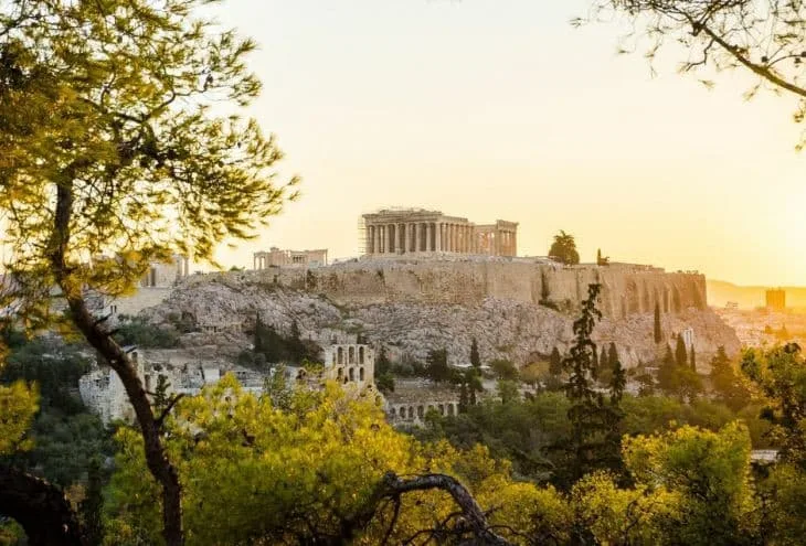 تقدم رايان إير رحلات جوية من قبرص إلى اليونان وبلغاريا والأردن. تبدأ أسعار التذاكر من 16.40 يورو