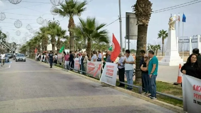 اكيل: حدث احتجاجي في فينيكودس من أجل الدقة – يطالب بإجراءات دعم كبيرة (صور وفيديو)