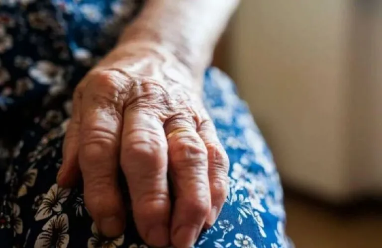 تطلب EKYSY مزايا تعويضية في إمدادات الكهرباء لمساعدة المتقاعدين على مواجهة الصعوبات