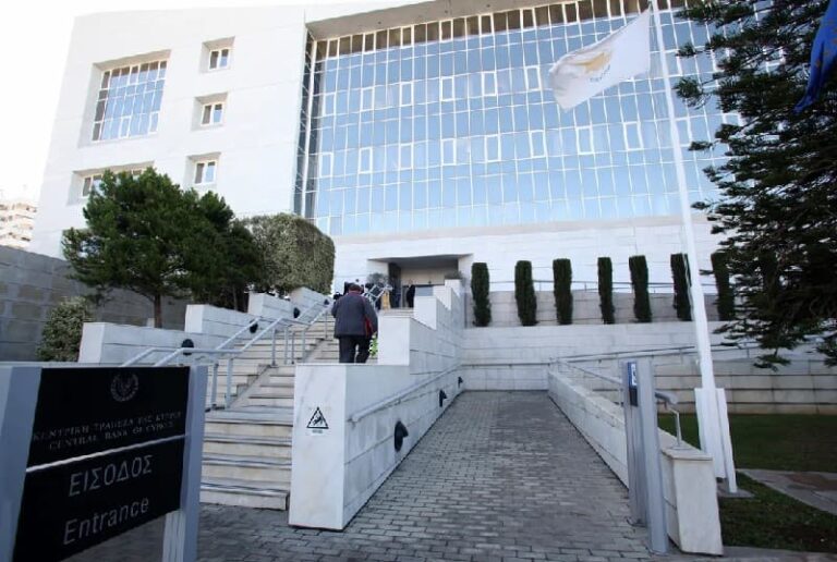 قبرص تحتفل بالذكرى السنوية لانضمامها للاتحاد الأوروبي بإصدار عملة فضية محدودة الإصدار