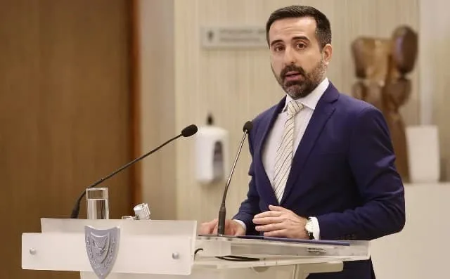 كيف وصلت قبرص إلى المركز الأول في الاتحاد الأوروبي من حيث عدد المغادرين والقادمين