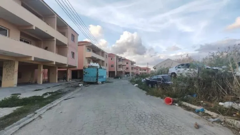حوادث أوروكليني: شكوى بشأن رجال ملثمين يحملون سكاكين وفؤوسًا