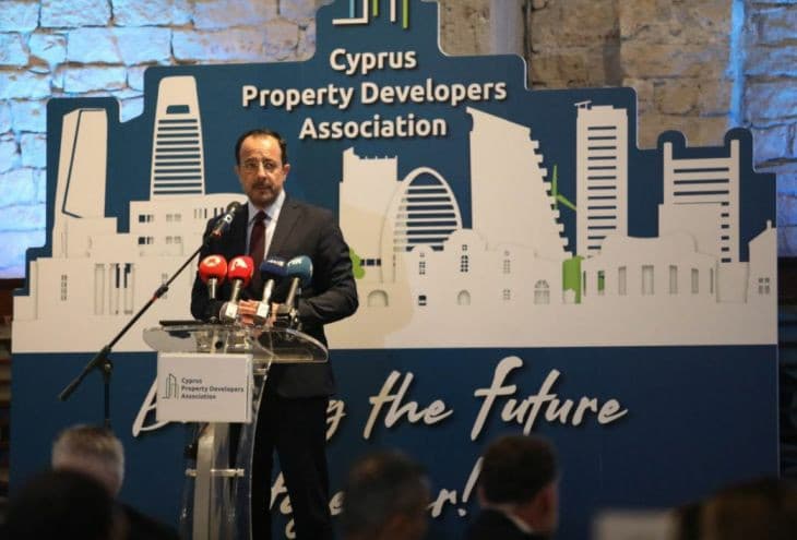 رئيس قبرص يتوقع انخفاض أسعار الإيجار وشراء المنازل