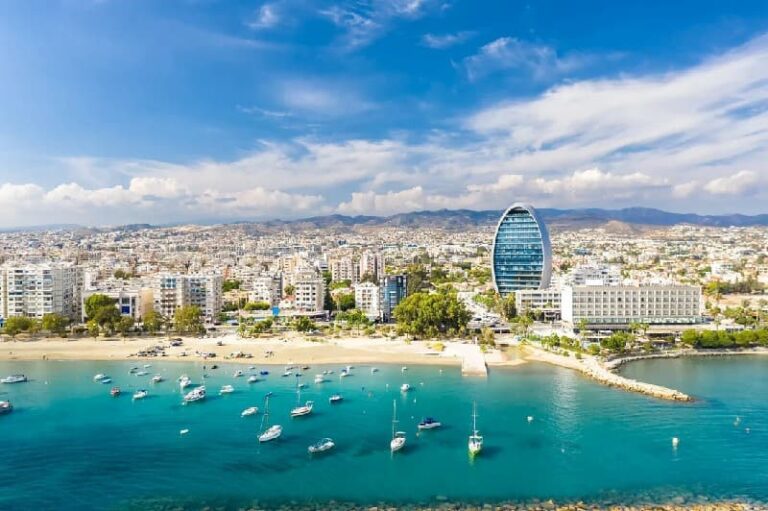 قبرص تعتزم تشديد الرقابة على الاستثمارات الأجنبية المباشرة