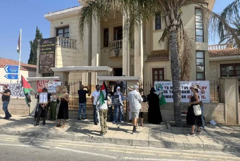 عطاري يناشد الحكومة والبرلمان حماية الأسرى الفلسطينيين