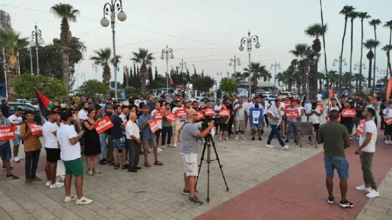 المتظاهرون في لارنكا يطالبون بإنهاء الإبادة الجماعية في فلسطين (فيديو)